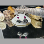 oorbellen, kat liggend